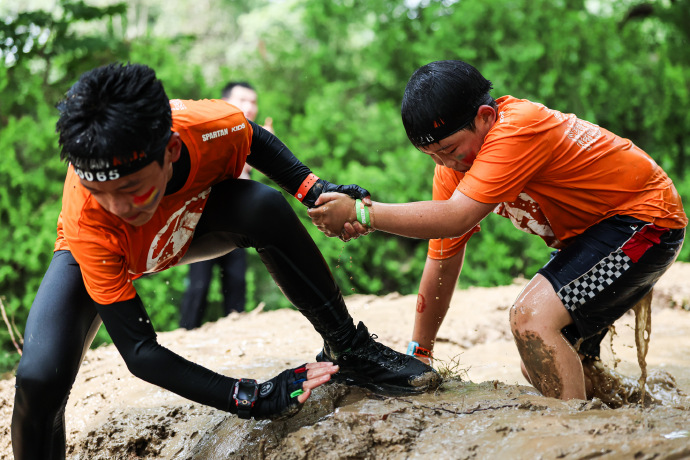 多米APP下载-那些队员在那场激烈的比赛之后感到精疲力尽英文