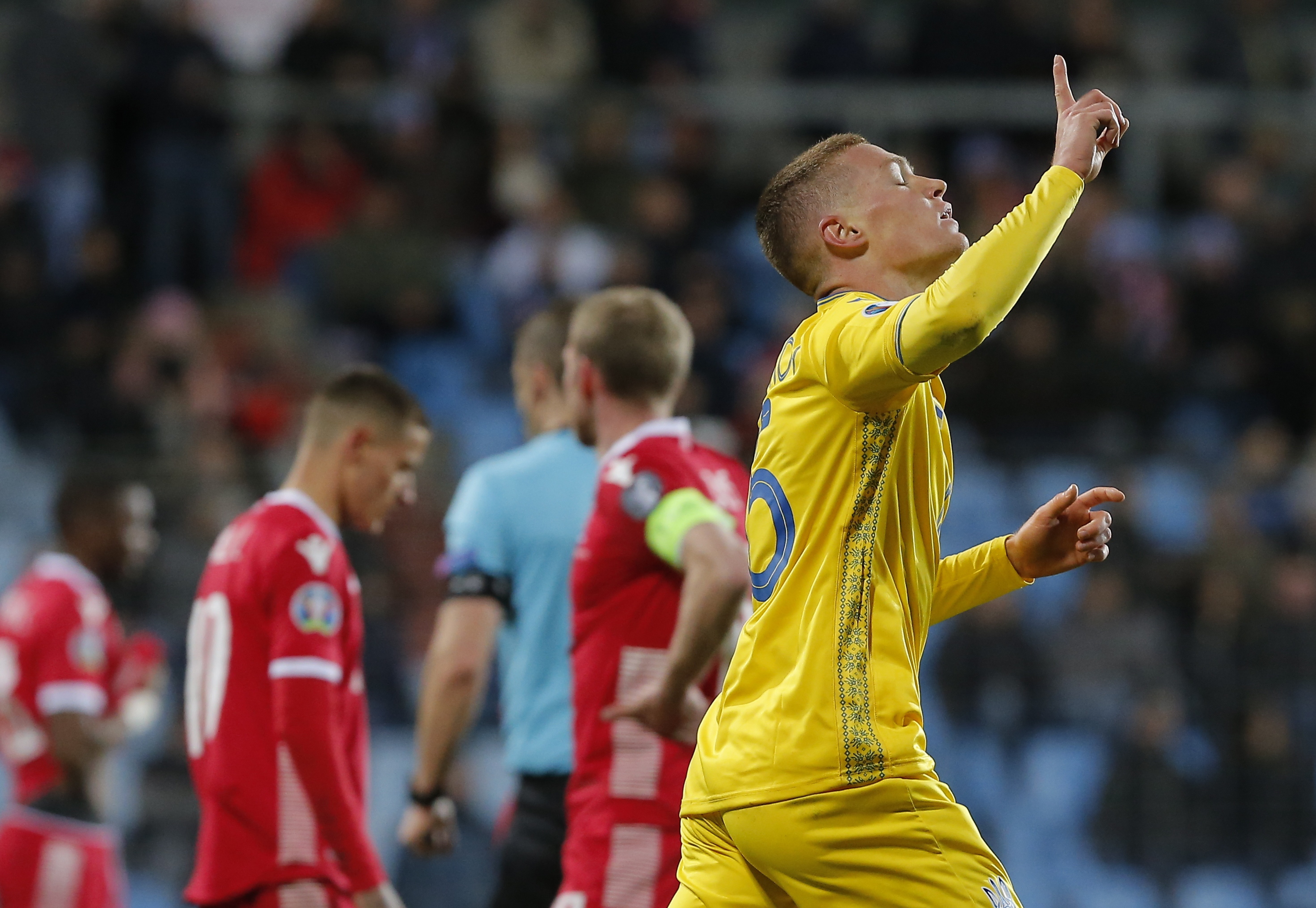 多米APP下载-乌克兰队在国外足球比赛中夺得冠军是哪一年